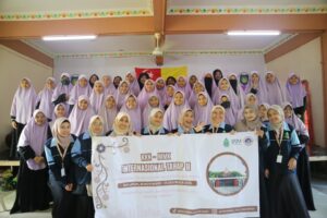 NUTRIFINE: Harmoni Edukasi Gizi dan Kebersamaan dalam Perpisahan Mahasiswa KKN UIN Walisongo dan Santriwati Maahad Tahfiz Darul Falah
